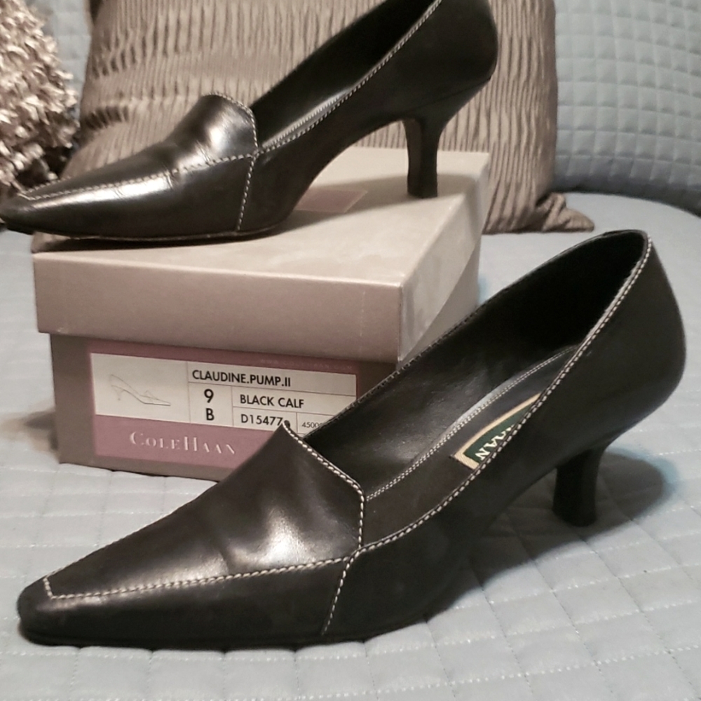 Classic style pumps